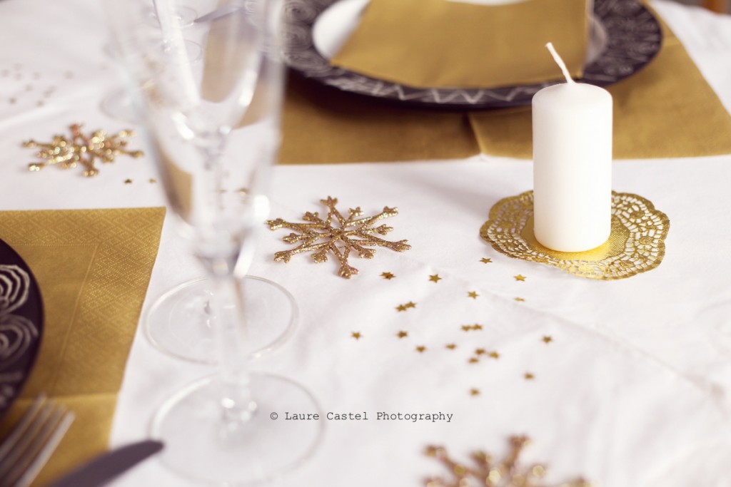 Les Petits Riens table de fêtes blanche et or